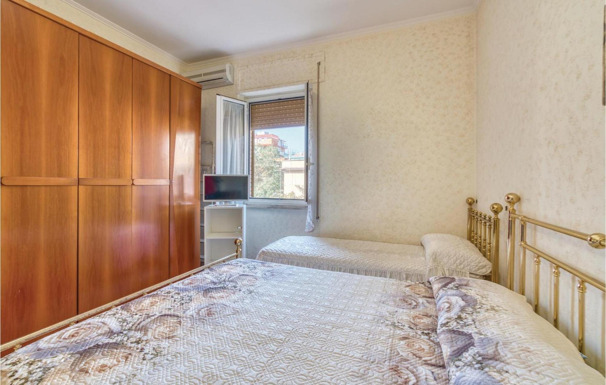 Gorgeous Apartment In Ladispoli Rm With Wifi Exterior foto